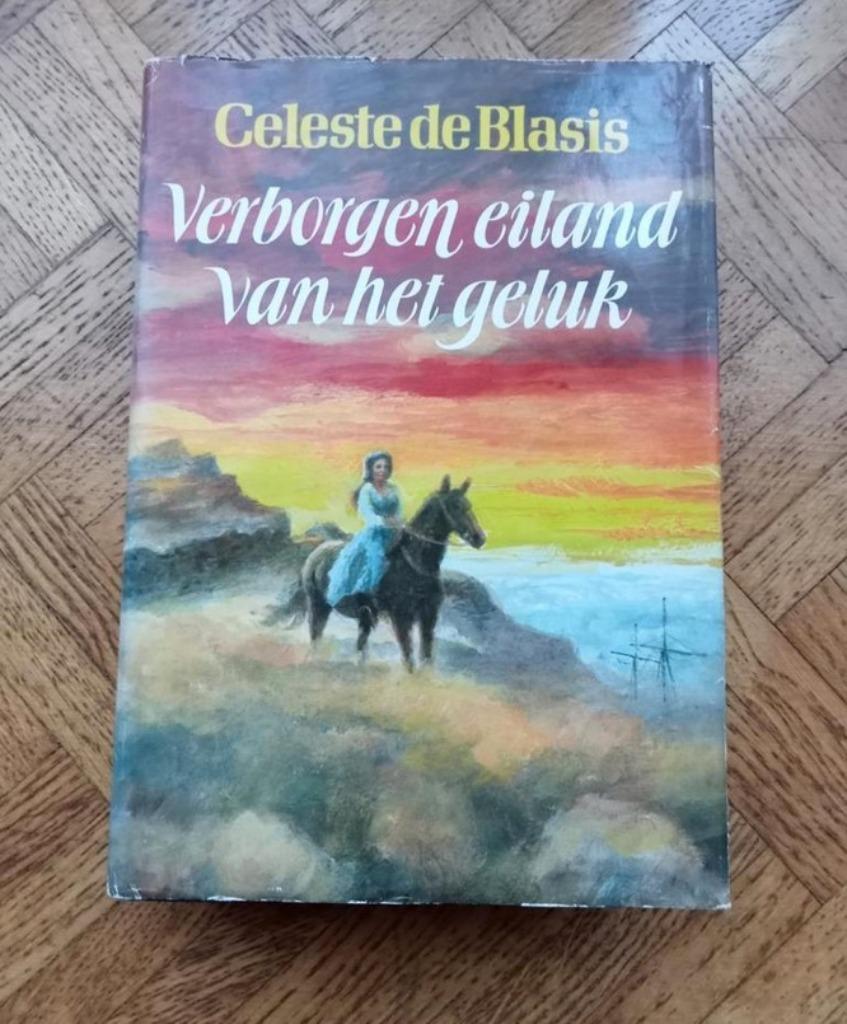 Celeste de Blasis: Verborgen eiland van het geluk, Boeken, Ophalen of Verzenden, Gelezen