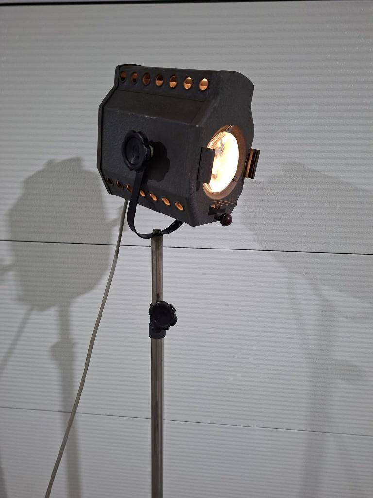 ADB theaterlamp verrijdbaar statief, hoogte 155 - 220 cm, Ophalen