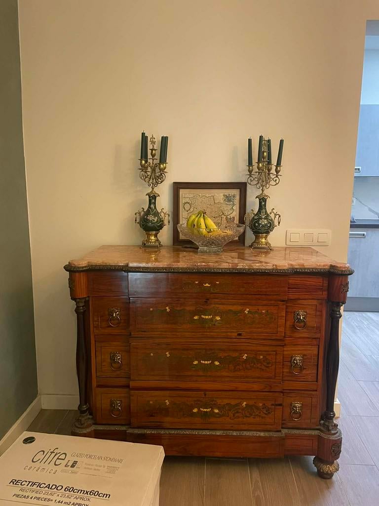 Commode met bronzen beslag, Enlèvement, Comme neuf