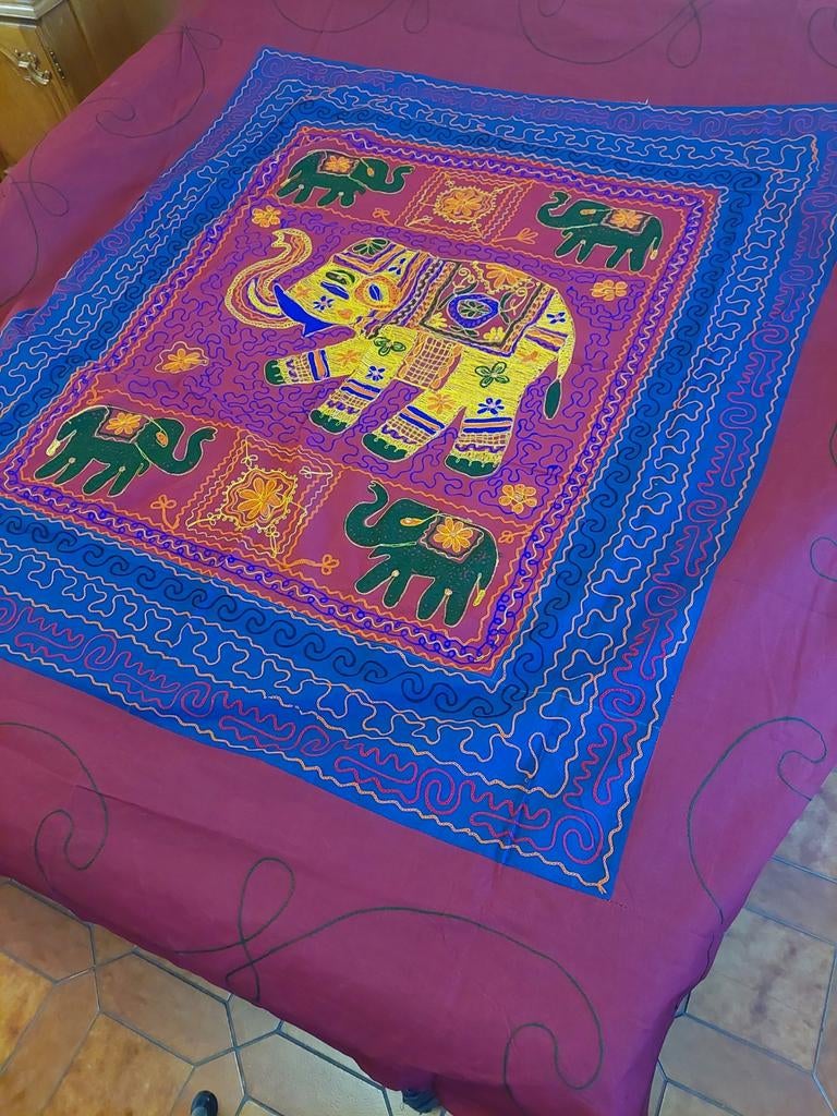 Handgeborduurde bedsprei uit India, Ophalen, Tweepersoons