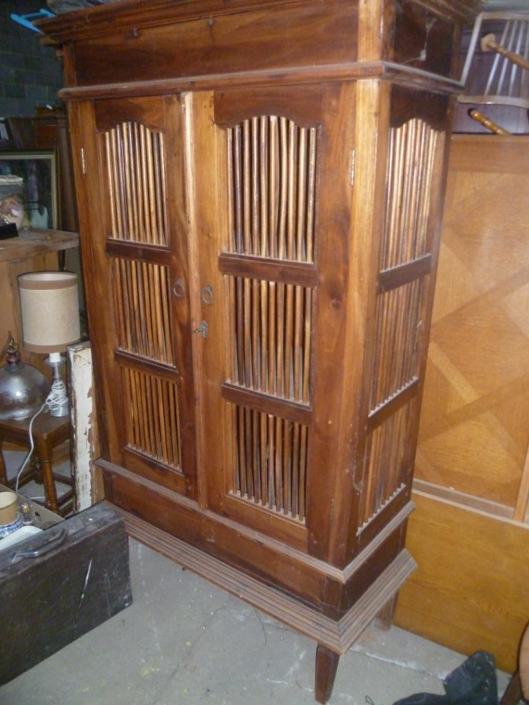 SPECIAALE TEAKHOUTEN KAST, Antiek en Kunst, Ophalen