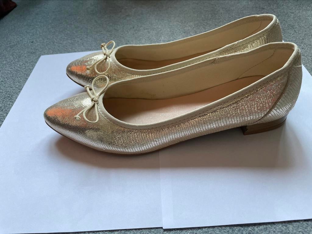 Ballerines en cuir doré, pointure 40, comme neuves