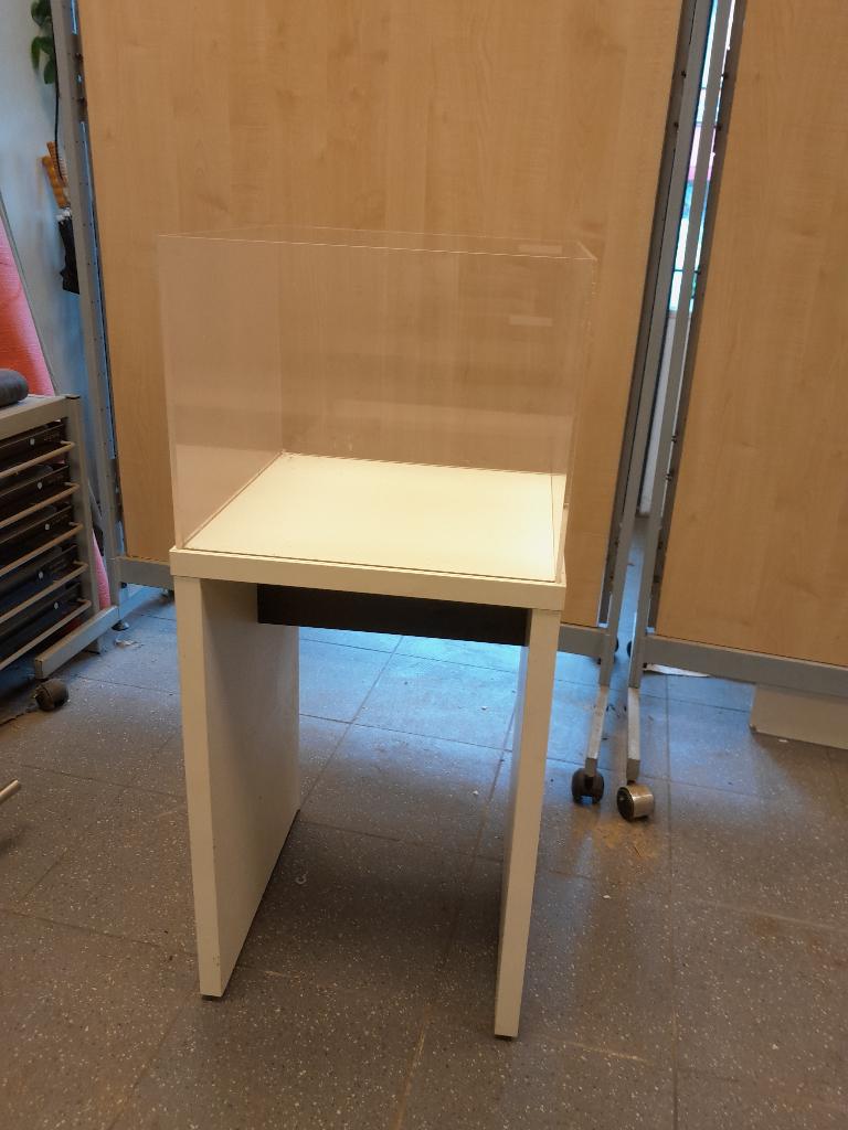 Promobakken of grabbelbakken, Ophalen, Overige materialen, Gebruikt, Mand