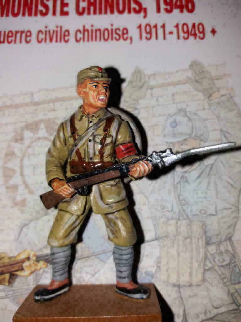 SOLDAT DE PLOMB: soldat communiste chinois 1946+ fascicule, Enlèvement