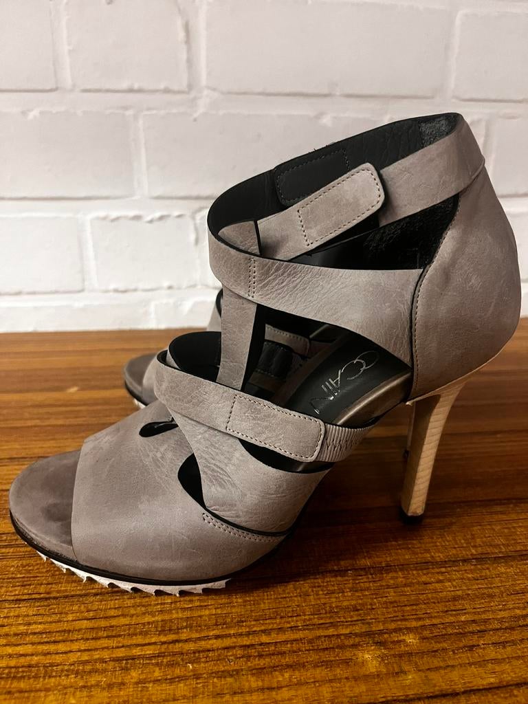 Marccain sandalen maat 37 - grijs - goeie staat., Gris, Enlèvement ou Envoi, Comme neuf, Marccain