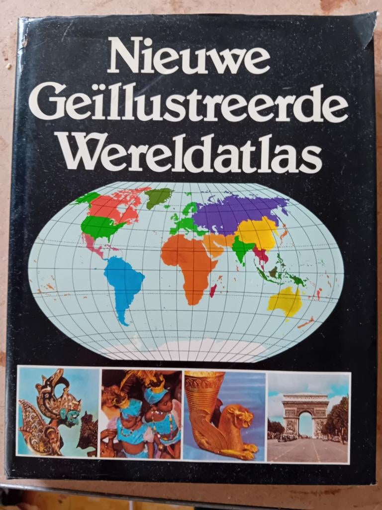 Nieuwe geallieerden atlas lekturama, Boeken, Atlassen en Landkaarten, Ophalen of Verzenden, Gelezen
