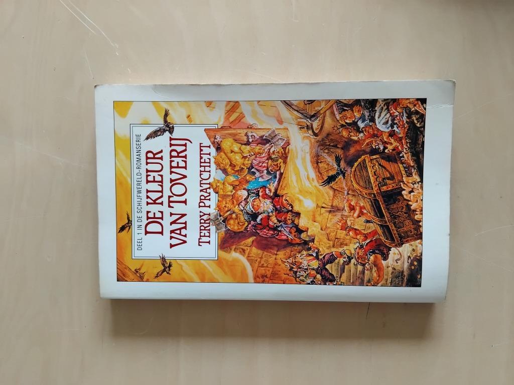 Boek De kleur van toverij - Terry Pratchett, Enlèvement ou Envoi