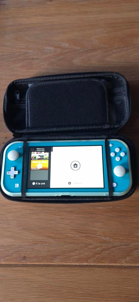 Nintendo Switch Lite, Games en Spelcomputers, Spelcomputers | Nintendo Switch Lite, Ophalen