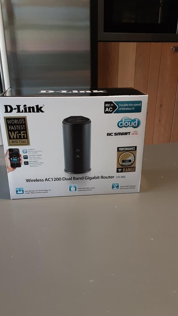 D-link wireless AC1200 Dual band Gigabit Router en adapter, Ophalen of Verzenden, Zo goed als nieuw, Router