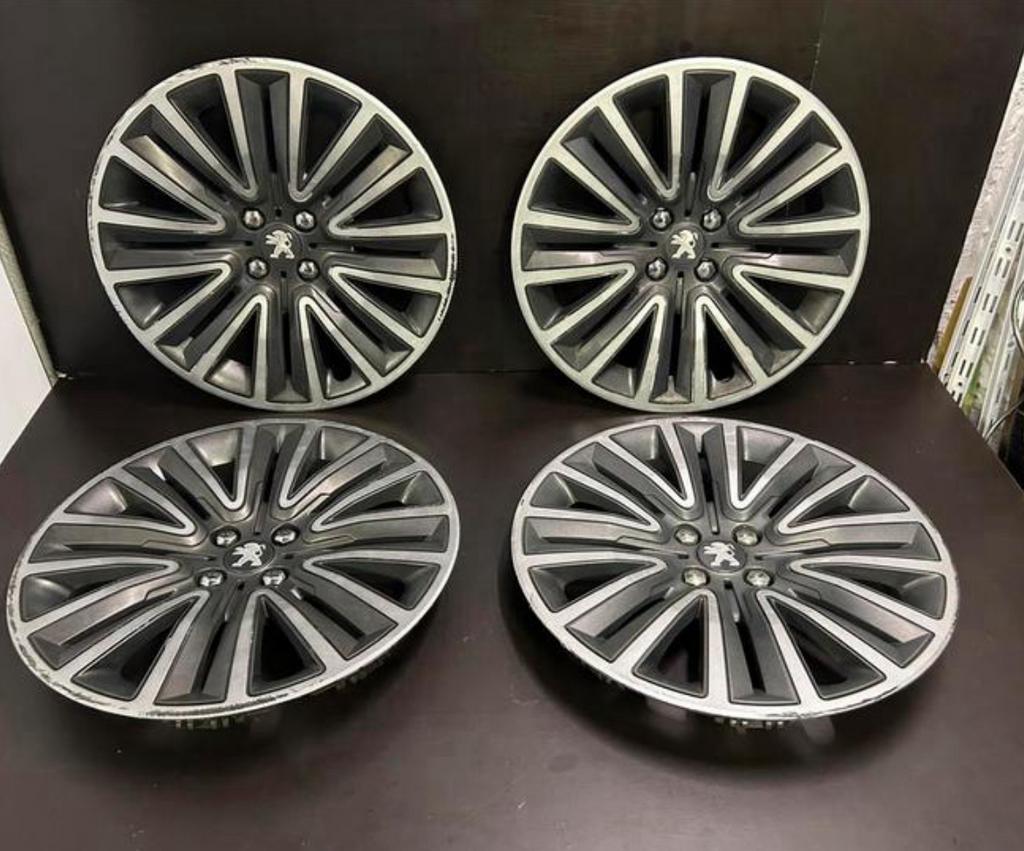 4 wieldoppen Peugeot 2008,207,208,308.308.508 partner 16", Auto diversen, Wieldoppen, Ophalen of Verzenden, Gebruikt