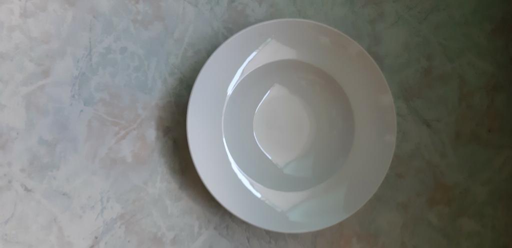 Witte schaal of bord, 30 cm, Ophalen of Verzenden, Schaal