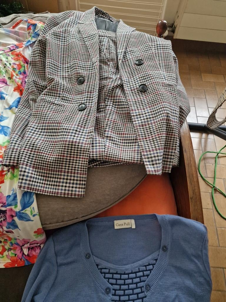 Veel kledij Dames maat40 ieper, Kleding | Dames, Ophalen, Zo goed als nieuw