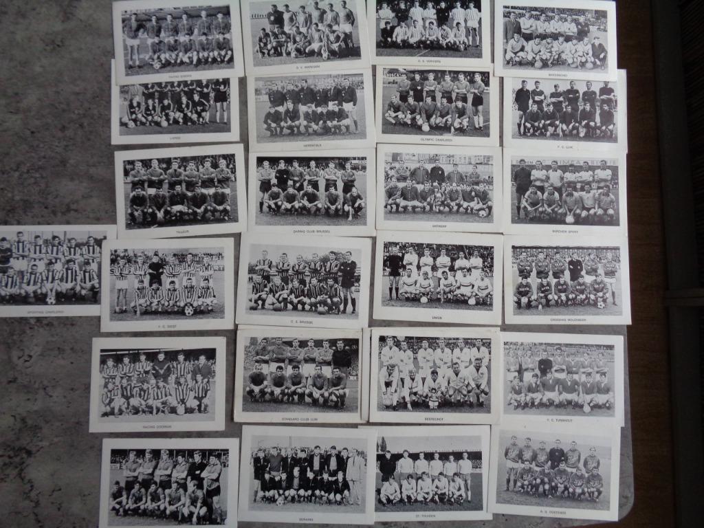 équipes de football grand format années 1960 25x, Envoi, Comme neuf