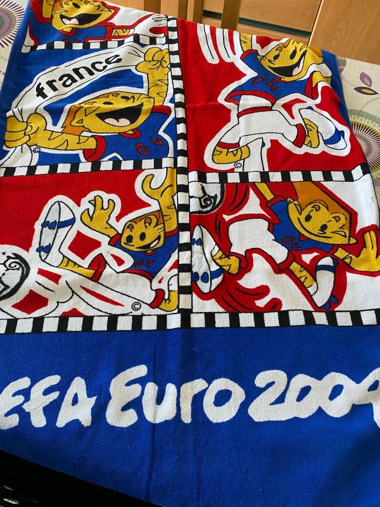 Serviette de plage/drap de bain - officielle UEFA Euro 2004, Enlèvement ou Envoi, Comme neuf