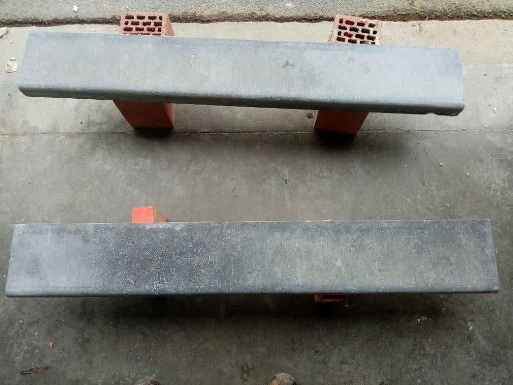 2 stuks blauwsteen. Dorpels 1, 18m x 0,18m Voorkant afgerond, Doe-het-zelf en Bouw, Ophalen, Gebruikt