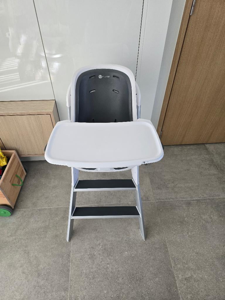 Kinderstoel eetstoel 4moms wit verstelbaar,magnetische tafel, Enfants & Bébés, Chaises pour enfants, Comme neuf, Chaise évolutive