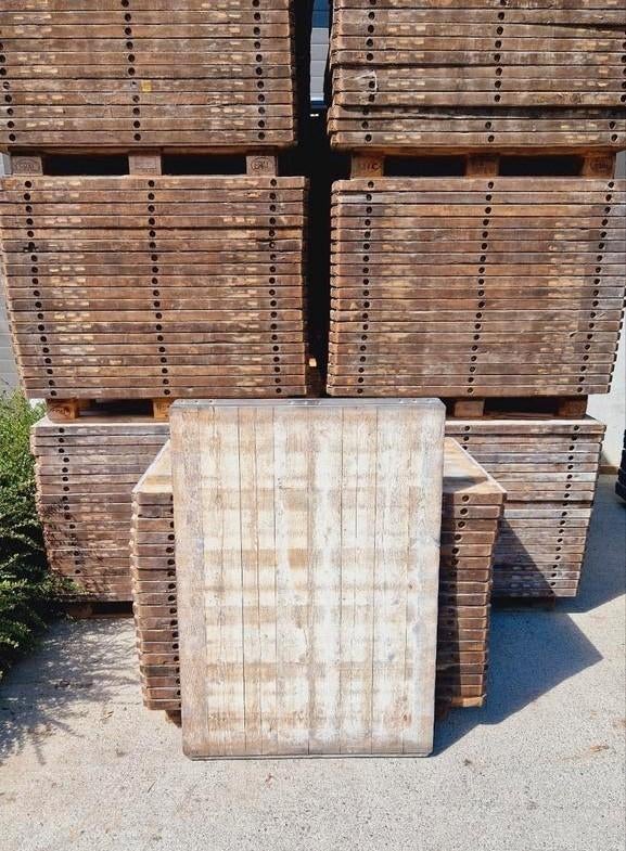 Panneaux de coffrage en mélèze 140cm x 97cm, Enlèvement ou Envoi, Comme neuf, Bois