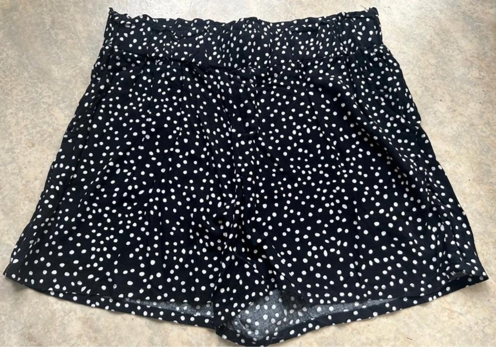 Zwarte short met stipjes, Envoi, Taille 38/40 (M)