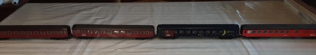 HO,  4 Roco DSB wagons, gelijkstroom., Ophalen of Verzenden, Zo goed als nieuw, Gelijkstroom, Roco