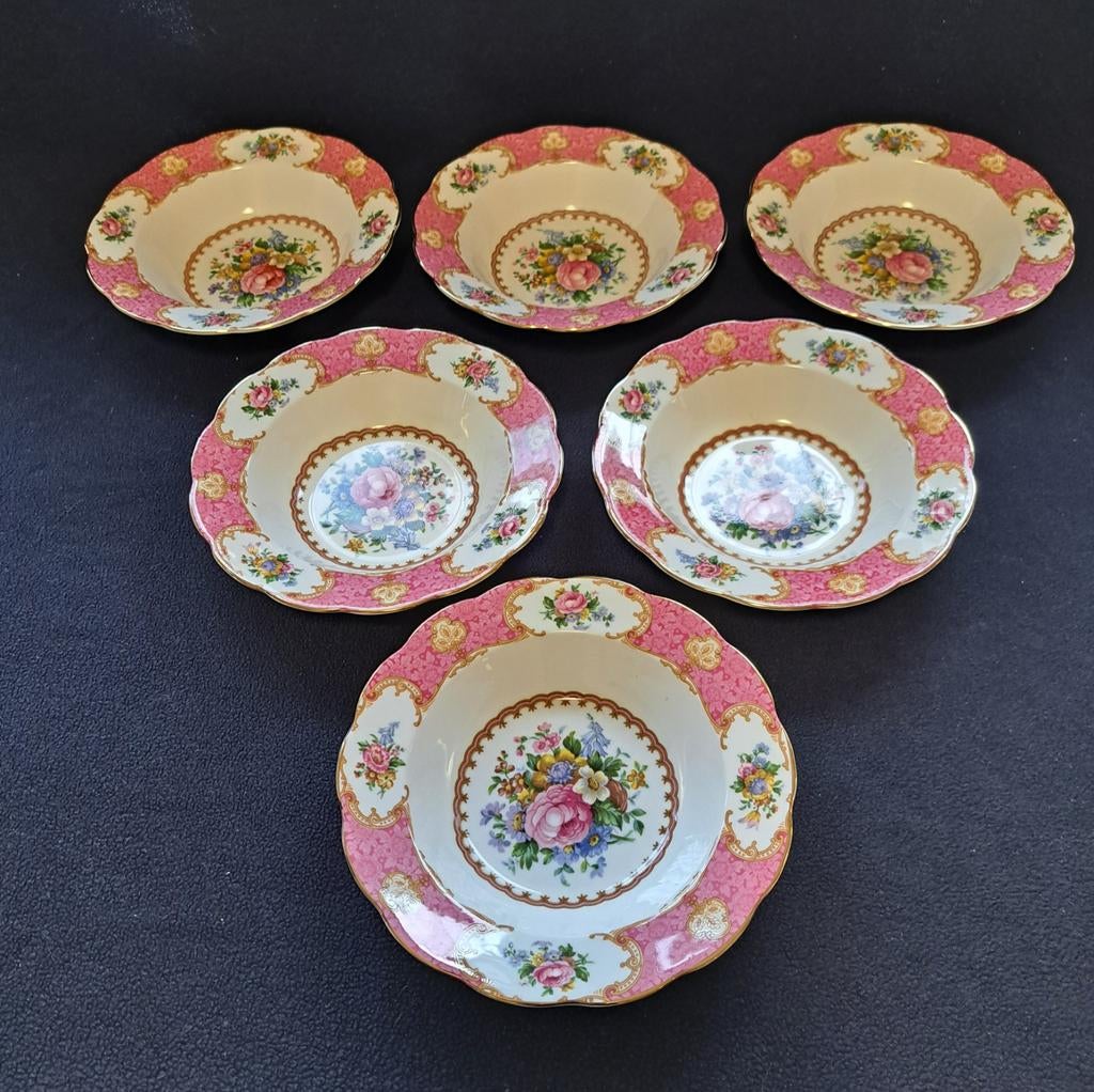 Royal Albert Lady Carlyle, Enlèvement ou Envoi