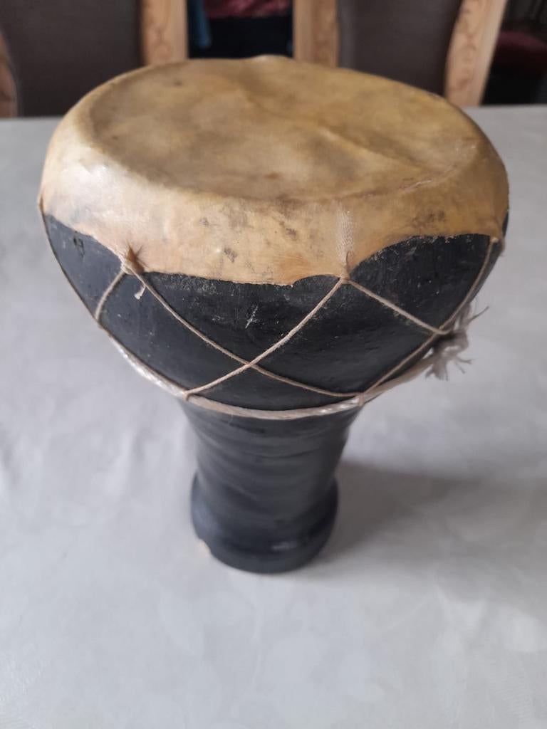 Kleine Djembe, Musique & Instruments, Enlèvement