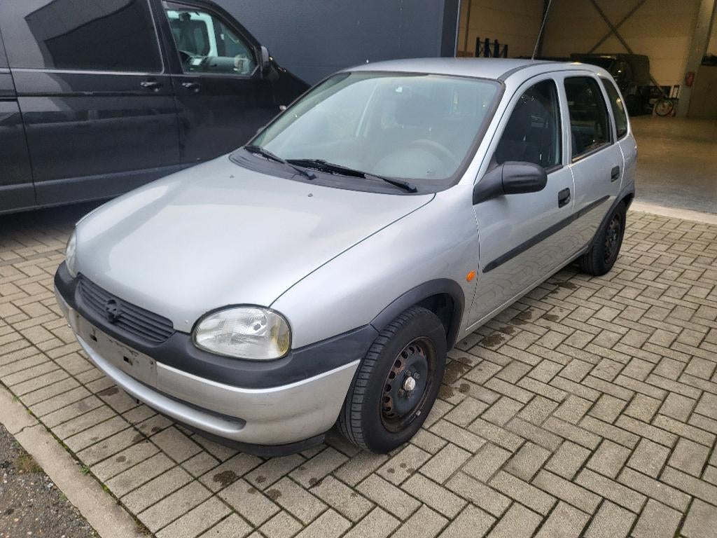 OPEL CORSA 1,2i XE 16v Young Automatique, Autos, Argent ou Gris, Achat, 48 kW, Noir