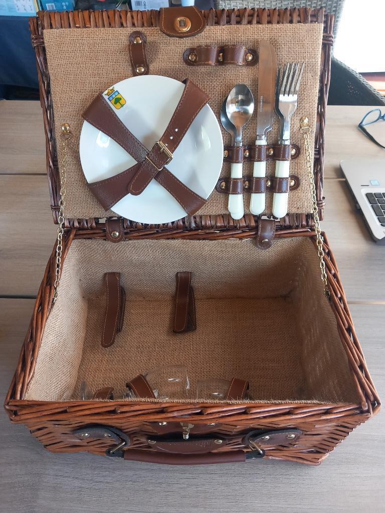 Picnic Mand met toebehoren, Diversen, Ophalen, Zo goed als nieuw