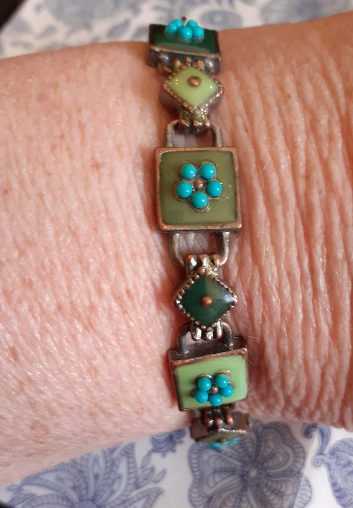 Bracelet émaux vert avec métal reflet cuivré, Bijoux, Sacs & Beauté, Enlèvement ou Envoi, Comme neuf, Vert