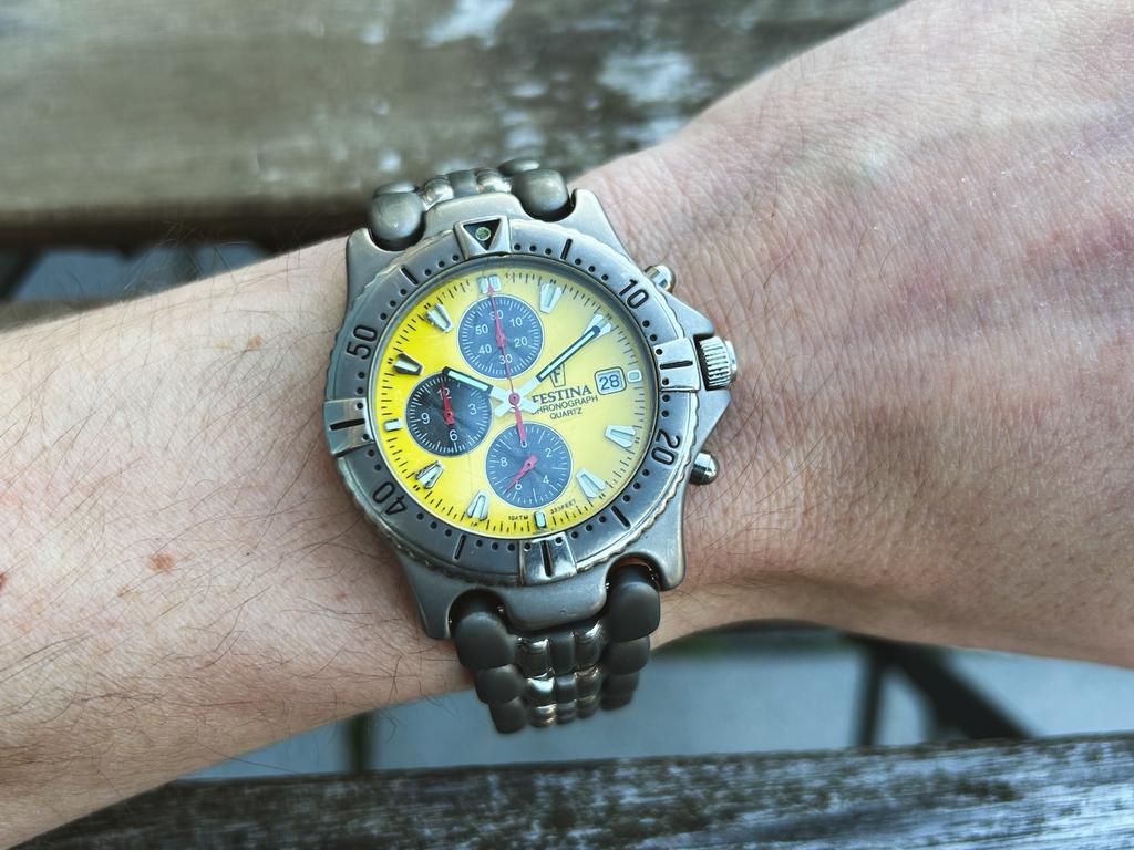 Chronographe Festina à quartz en titane — Vintage années 90, Montre-bracelet, Autres marques, Enlèvement, Utilisé
