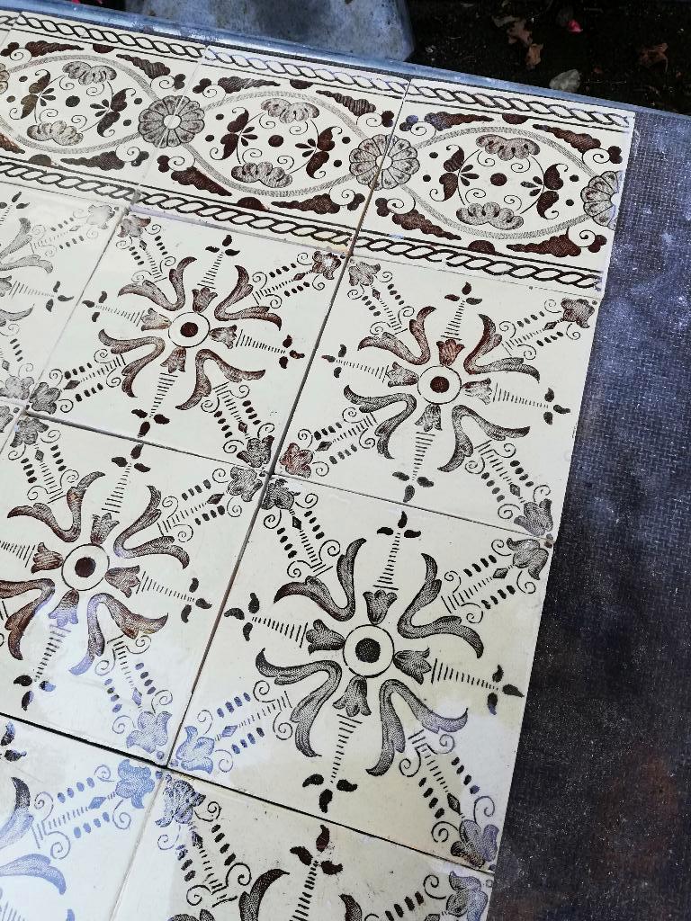 8,7m2 antieke wandtegels 12x12 zacht gele ondergrond BOCH, Ophalen