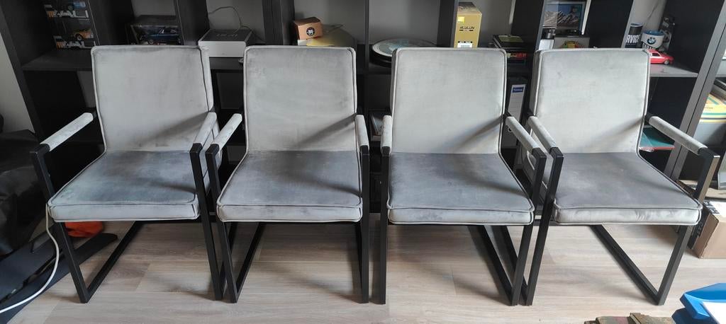 Stoelen 'Kick collection', Ophalen