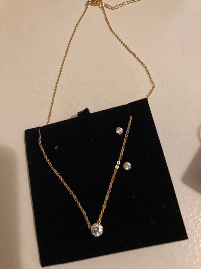 Swarovski armbandje , halsketting met fijn hangertje, Enlèvement