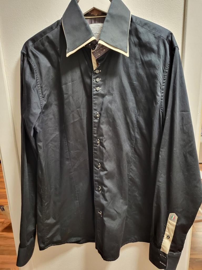 Wam Denim Zwarte overhemd / Hemd
Maat is XL, Enlèvement ou Envoi, Comme neuf