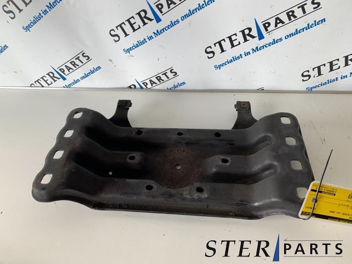Support moteur d'un Mercedes C-Klasse, Autos : Pièces & Accessoires, Enlèvement ou Envoi, 3 mois de garantie, Utilisé, Mercedes-Benz