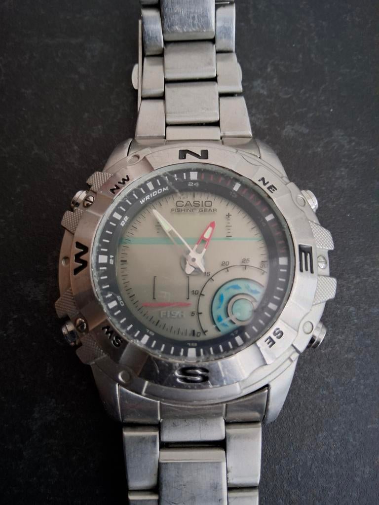 Montre de pêche Casio AMW-706 en acier inoxydable, Montre-bracelet, Casio, Enlèvement ou Envoi, Acier