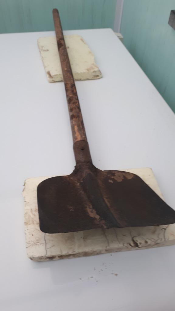 oude schop spade, Tuin en Terras, Hand-tuingereedschap, Ophalen of Verzenden, Schop
