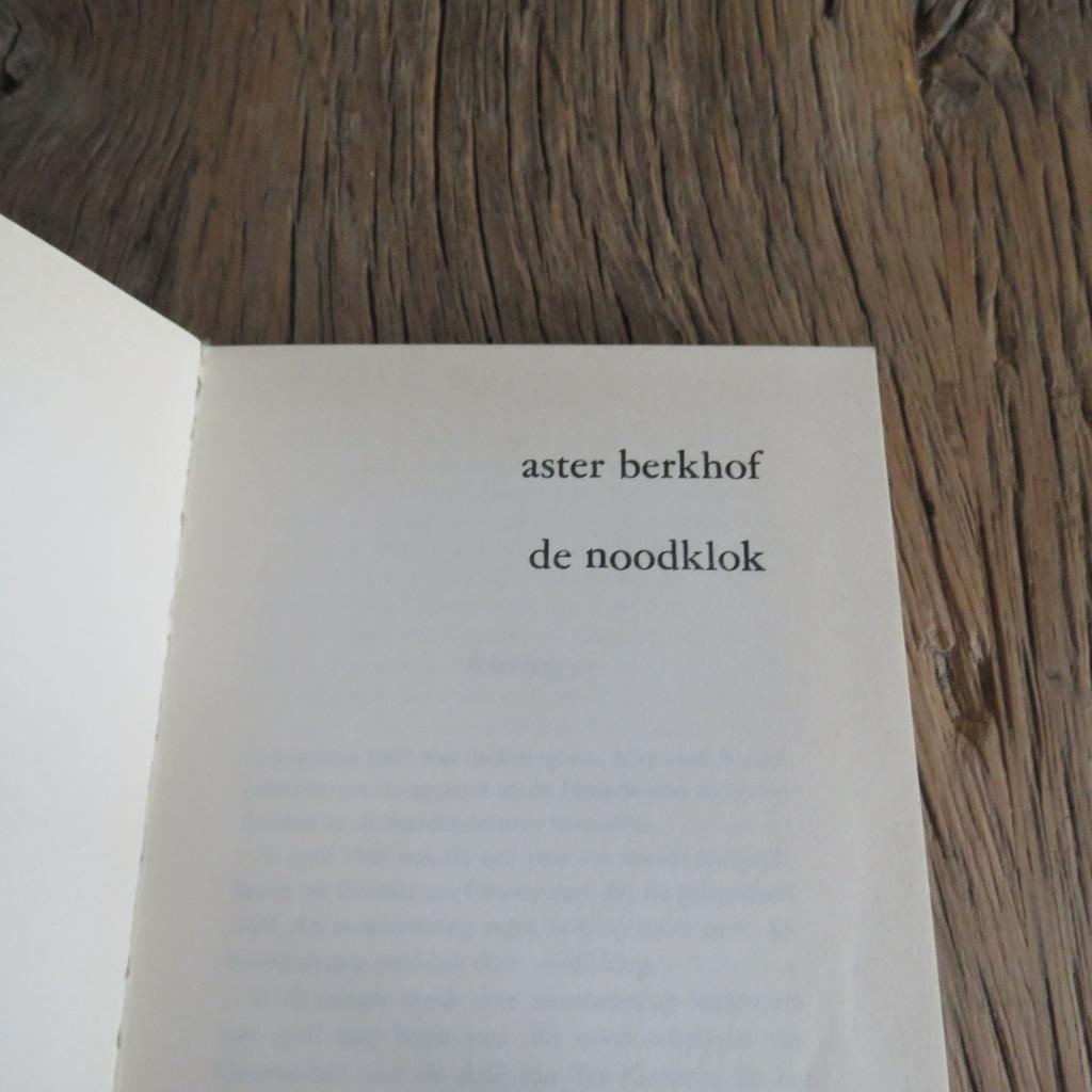 Aster Berkhof De Noodklok, Ophalen of Verzenden