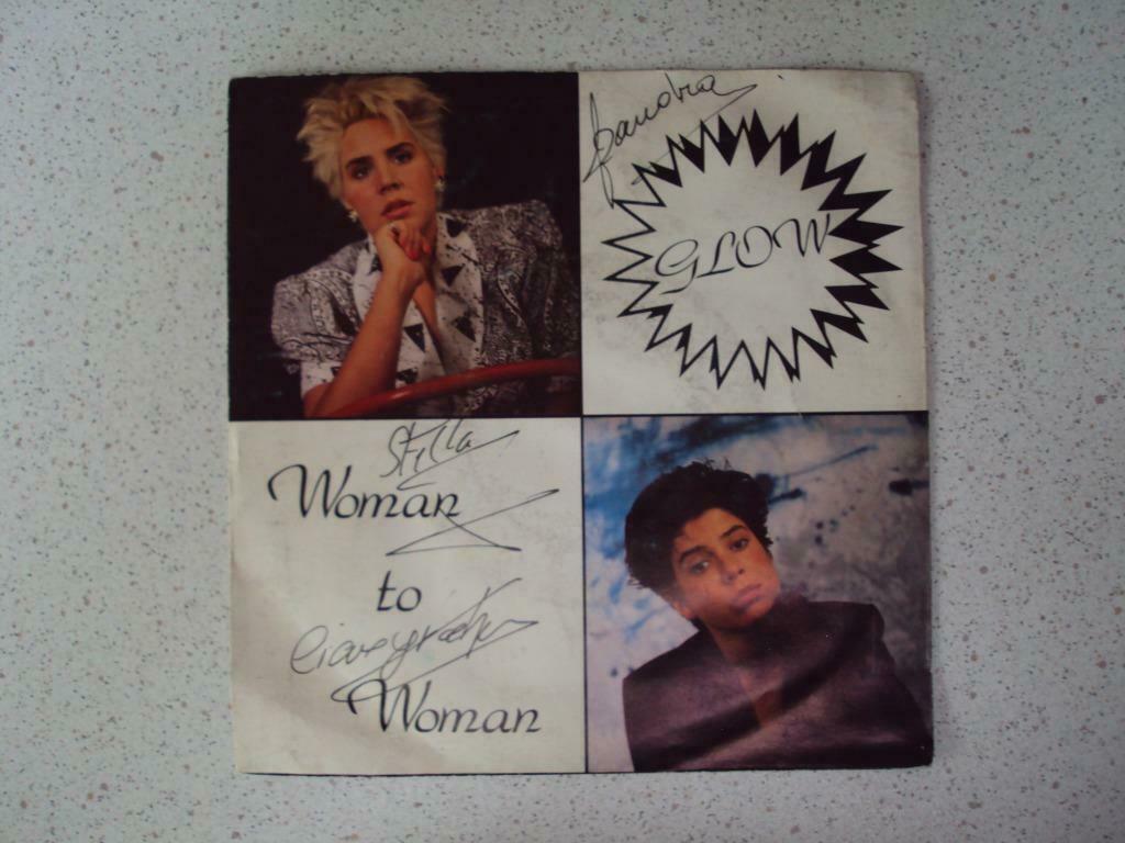 Gesigneerde Single "Glow" Woman To Woman, Cd's en Dvd's, Vinyl | Pop, Overige formaten, Ophalen of Verzenden