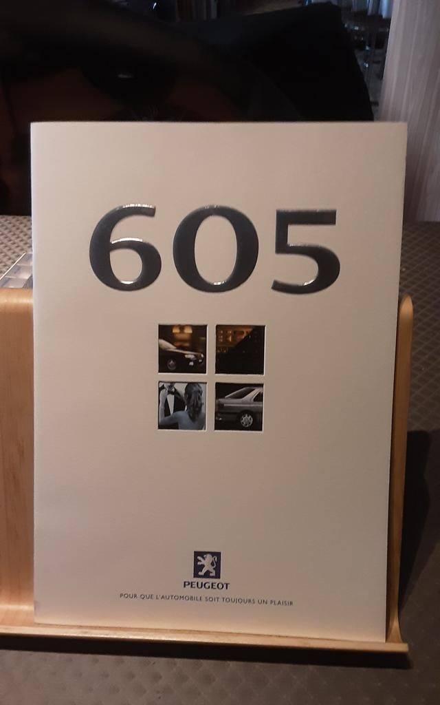 PEUGEOT 605 brochure, Livres, Autos | Brochures & Magazines, Enlèvement ou Envoi, Comme neuf, Peugeot