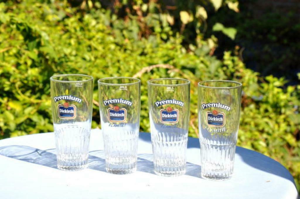 § 4 verres premium diekirch a l'amitier, Enlèvement ou Envoi, Comme neuf, Verre à bière