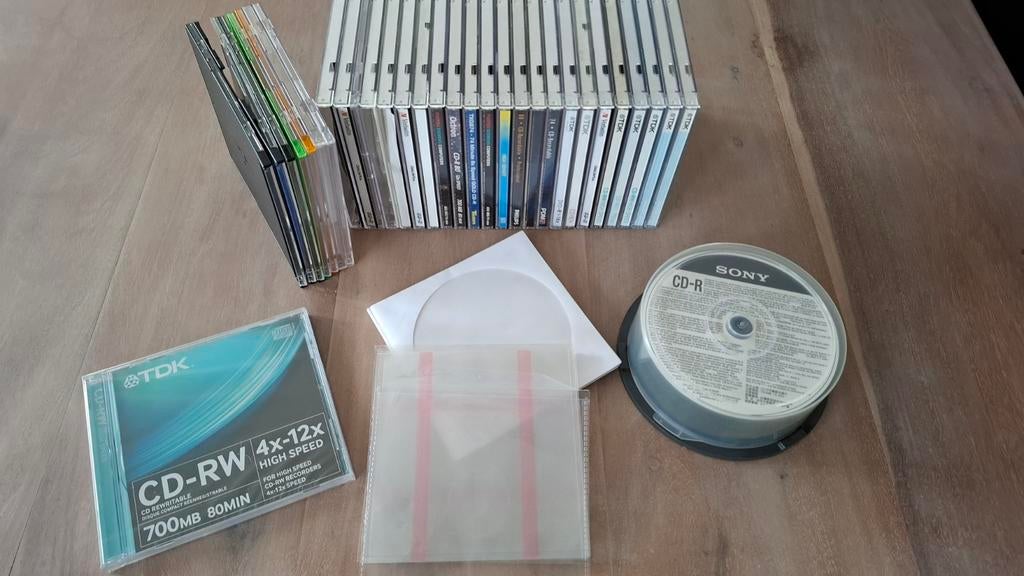 Lot de CD-R, CD-RW, boîtiers et pochettes, Informatique & Logiciels, Disques enregistrables, Enlèvement ou Envoi, Comme neuf, Cd