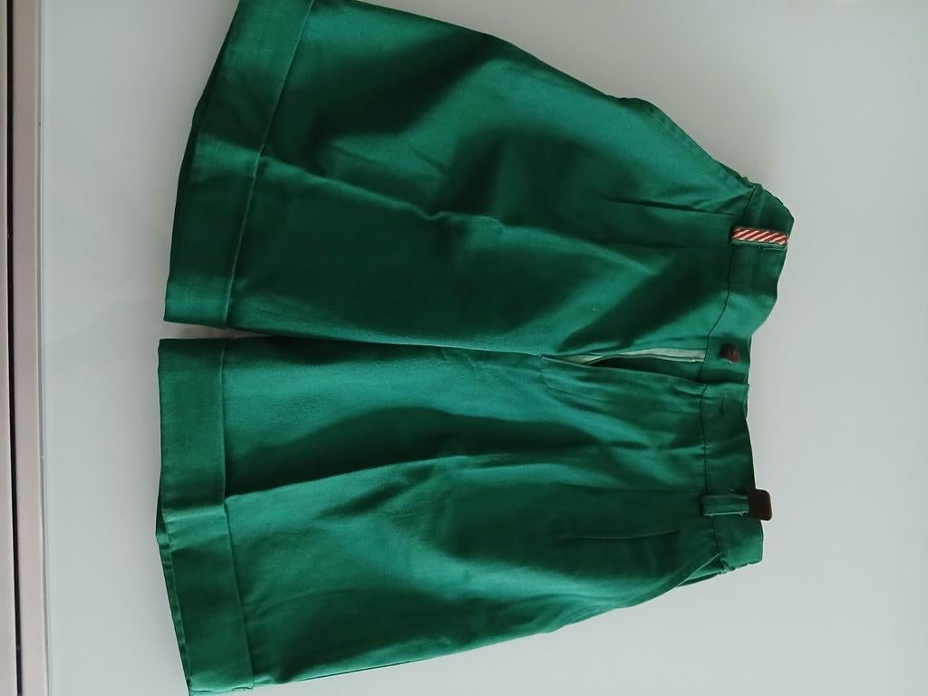 Nieuwe groene jongens short  " junior Jean D'Artes", Ophalen