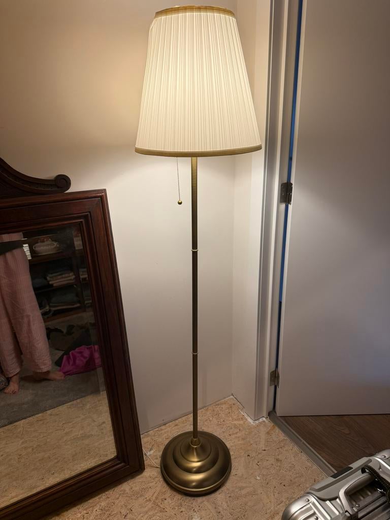 Nieuwe IKEA-lamp, Huis en Inrichting, Lampen | Vloerlampen, Ophalen, Zo goed als nieuw