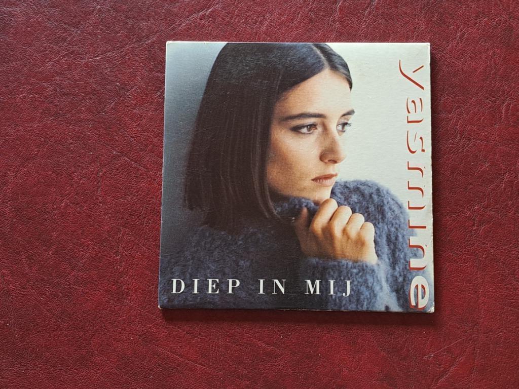 Yasmine - diep in mij, Enlèvement ou Envoi