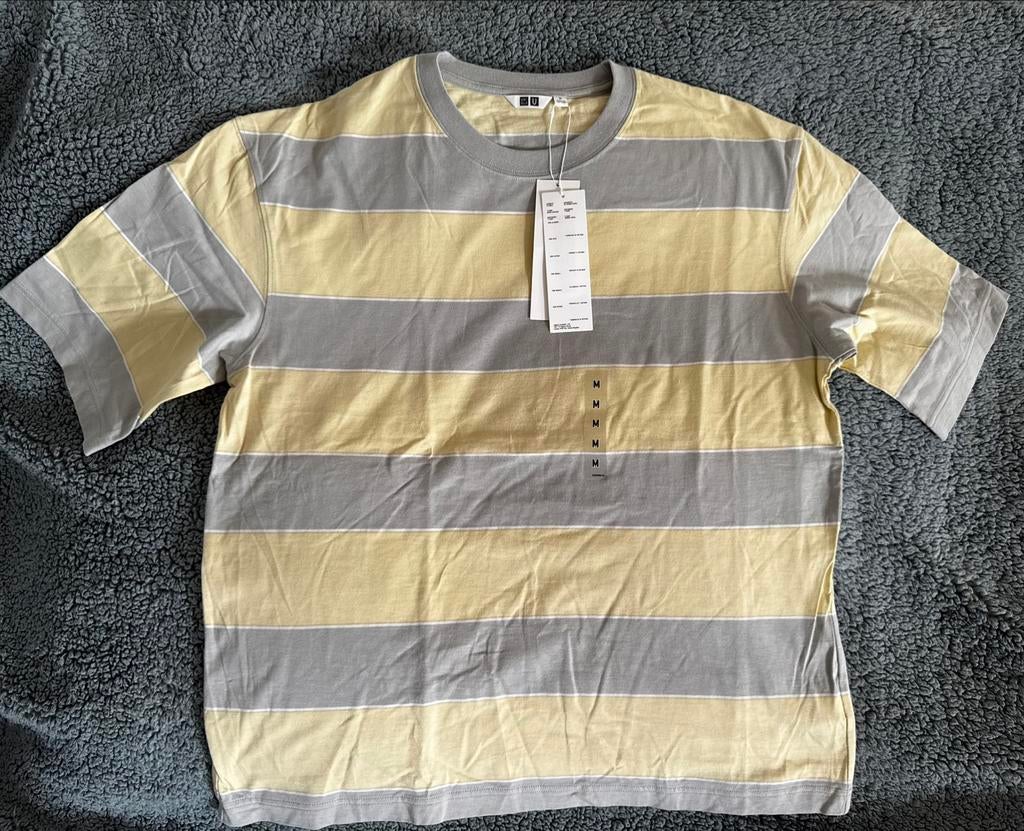 NIEUW Uniqlo T-shirt met gele en grijze strepen, Ophalen, Nieuw, Maat 48/50 (M)