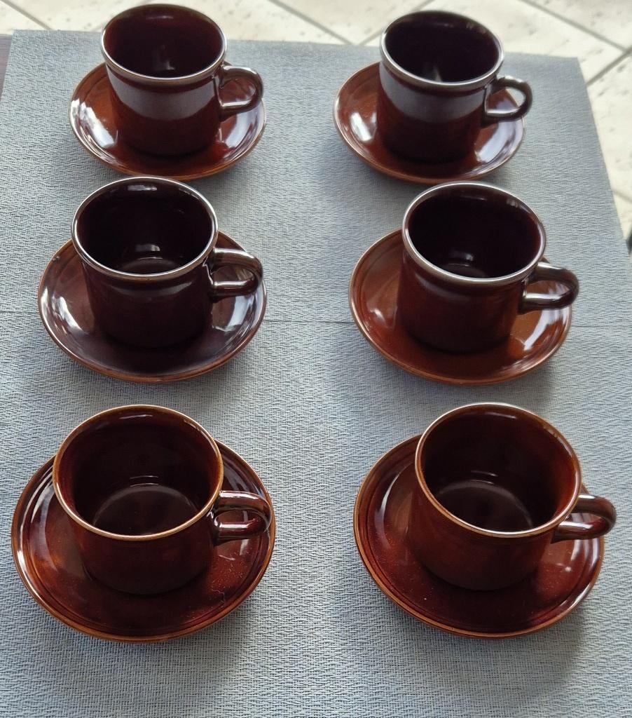 Set de 6 tasses à café brunes avec soucoupe (Fina), Envoi, Utilisé, Autres styles, Tasse(s) et/ou soucoupe(s)
