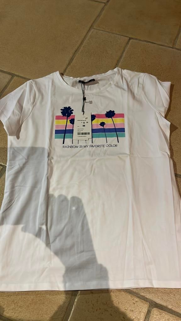 Nieuwe tshirt maat medium met label, Ophalen of Verzenden, Zo goed als nieuw