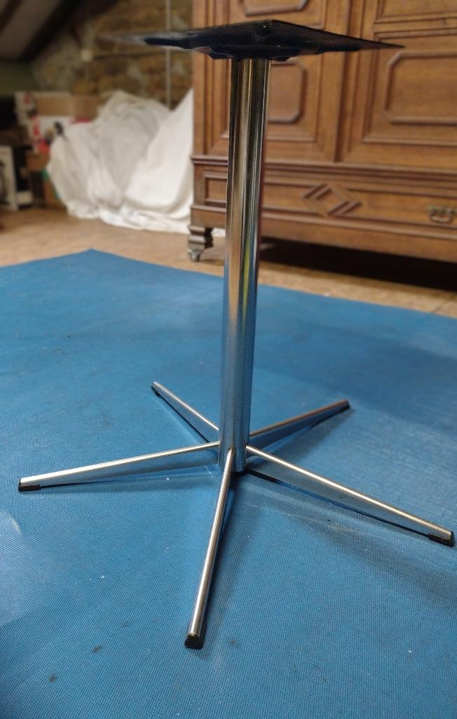 Pied de table, Enlèvement, Utilisé, Quatre personnes, Année 70