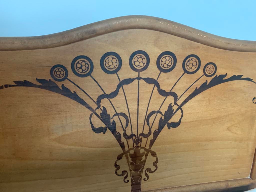 Mooi decoratief antiek bed, Enlèvement, Comme neuf, Queen size, Art deco motief