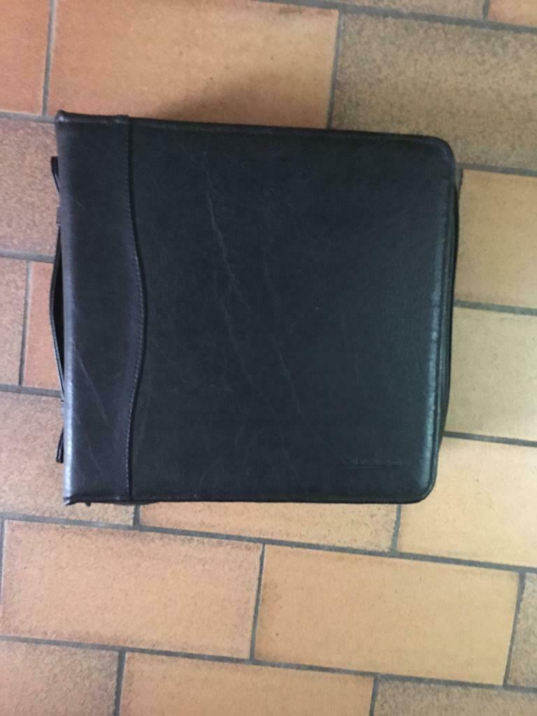 Valise de transport CD : 25 feuillets pour 8 Cd : CASELOGIC